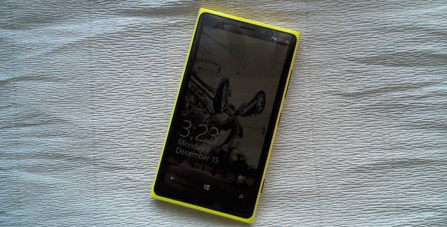 Glance Screen photo on Lumia 920 yellow