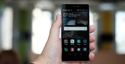 "Huawei P8" (CC BY 2.0) by Janitors