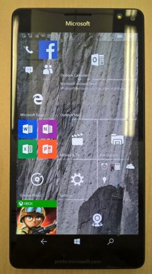 Lumia 950 XL front