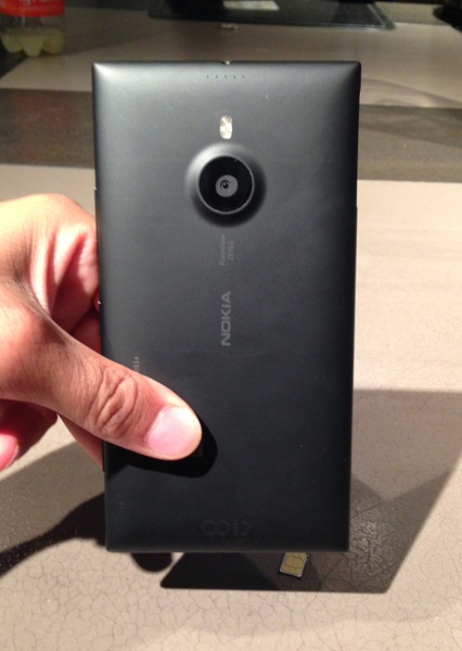 lumia1520 back