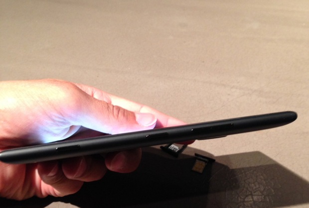 lumia1520 side view