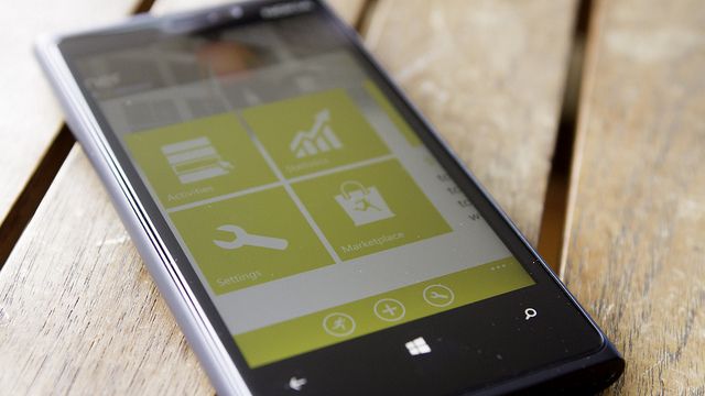 Nokia Lumia 920 - Caledos Runner" (CC BY 2.0) by Nicola since 1972