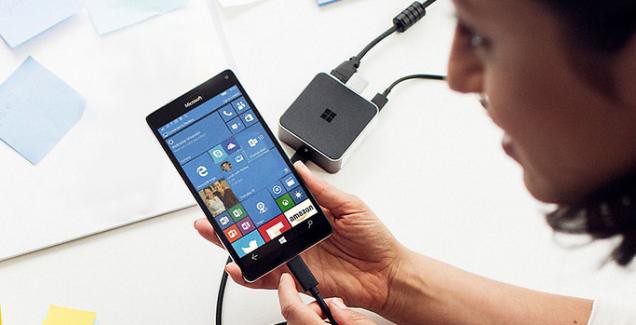 Lumia 950 display dock