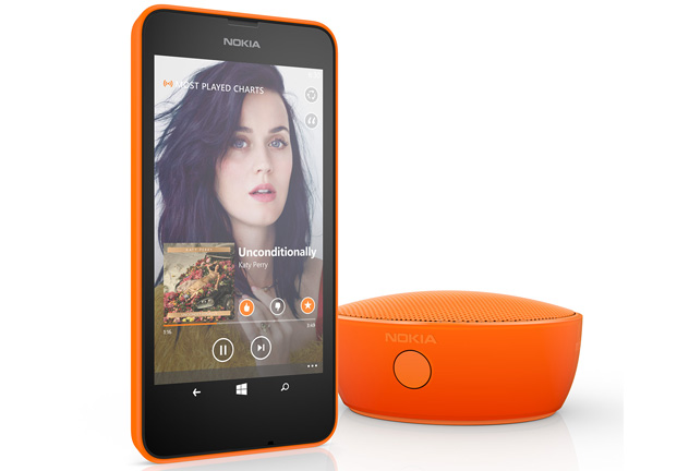 Lumia 630 in orange with a MD-12 Mini speaker