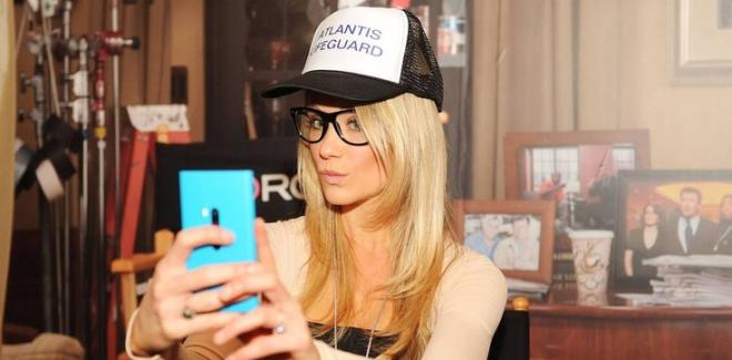 Lumia Selfie updated with support for Bluetooth selfie sticks