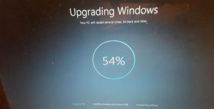"Windows 10 upgrade" (CC BY-SA 2.0) by bossco